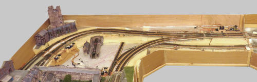 Showing the canal lock & keepers cottage in approximate place.   Track ends are aligned over the board joints.